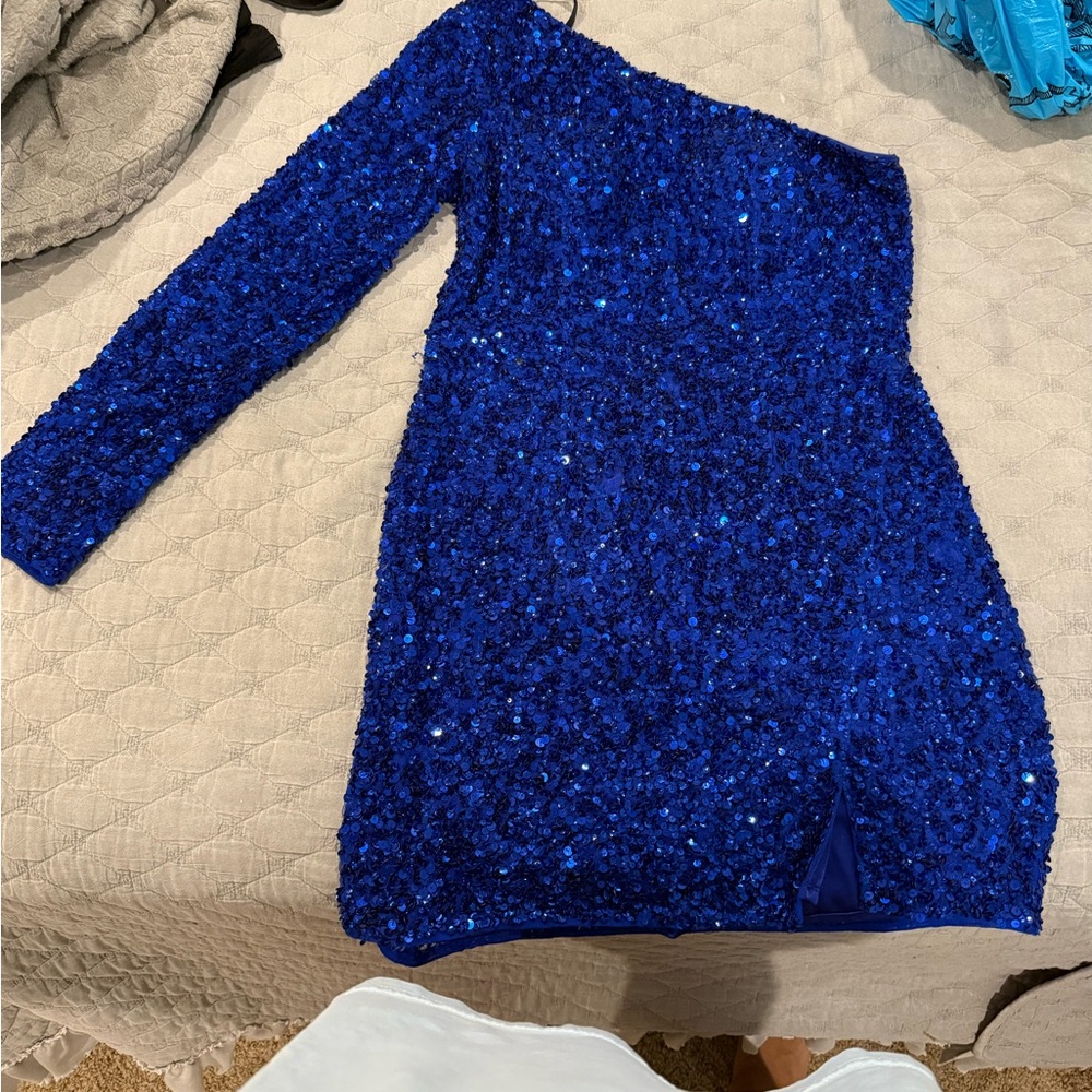 Women’s Blue sequined one shoulder dress. Primavera size 14